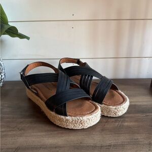 Pierre Dumas Flatform Sandals